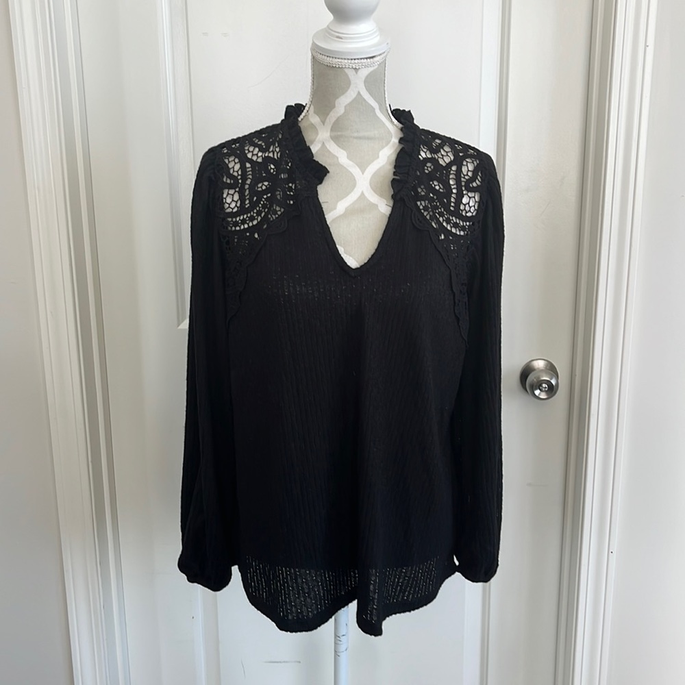 NWT Maurices lace crocheted accent top size large